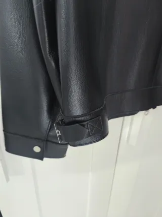 Chaqueta Biker Zara Cuero Sintético Negra Talla L