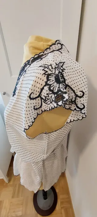 Blusa bordada vintage