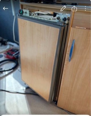 Nevera trivalente para caravana