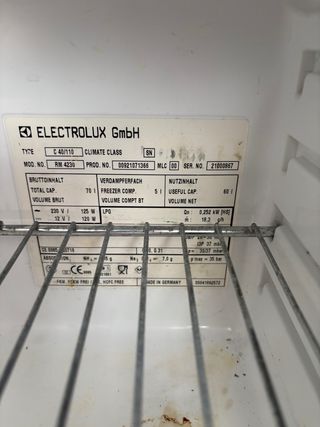 Nevera trivalente para caravana