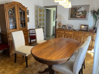 Mesa comedor madera y 4 sillas tapizada