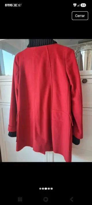 Abrigo rojo mujer