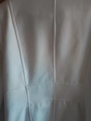 Abrigo blanco elegante