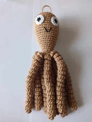 Pulpo a crochet para bebé.(Varios colores).