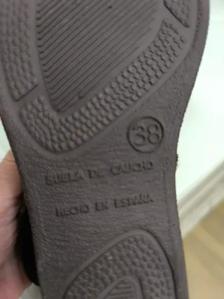 Pantuflas Marrones con Forro Beige