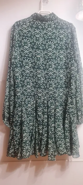 Vestido camisero Zara verde estampado T.M