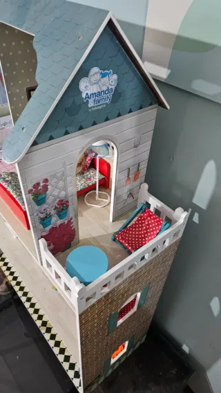 Casa de muñecas de madera 3 plantas, con MUÑECOS