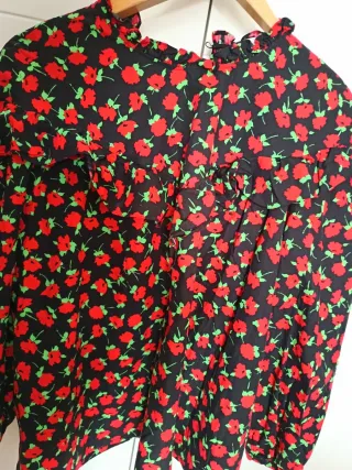 Blusa Zara Estampada Flores Roja Talla XL