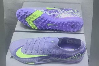 Zapatillas Nike Mercurial moradas y verdes
