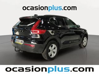 Volvo XC40 T2 Momentum Core 95 kW (129 CV)