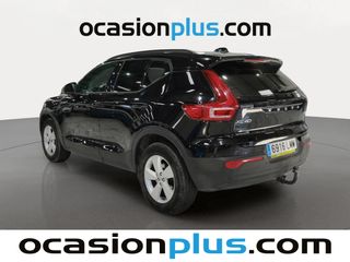 Volvo XC40 T2 Momentum Core 95 kW (129 CV)