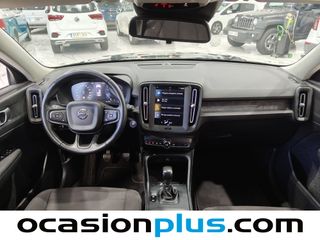 Volvo XC40 T2 Momentum Core 95 kW (129 CV)