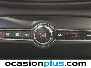 Volvo XC40 T2 Momentum Core 95 kW (129 CV)