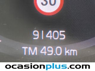 Volvo XC40 T2 Momentum Core 95 kW (129 CV)