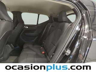 Volvo XC40 T2 Momentum Core 95 kW (129 CV)