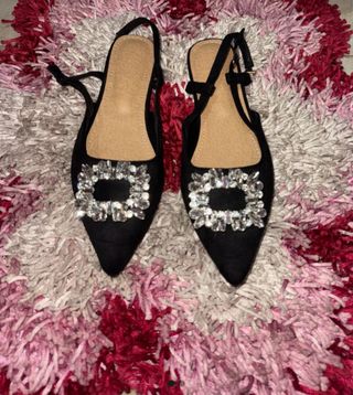 Scarpe nere scamosciate con punta gioiello