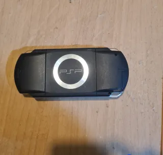 PSP Sony Negra + 3 Juegos