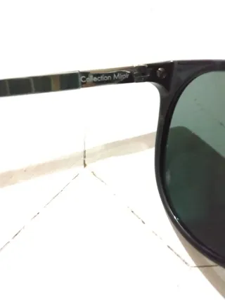 Gafas de sol Chanel negras y plateadas