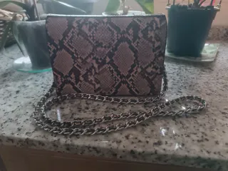 Bolso pequeño mujer serpiente con medidas de 18 cm
