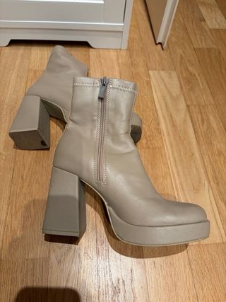 Botines plataforma beige talla 36