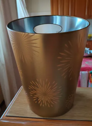 Contenitore in metallo decorato