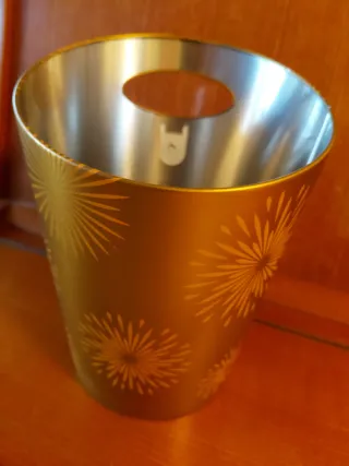 Contenitore in metallo decorato