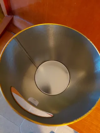 Contenitore in metallo decorato