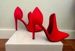 Zapatos de tacón rojos para mujer