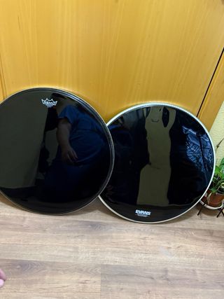 Parches Bombo resonantes Remo y Evans 22"