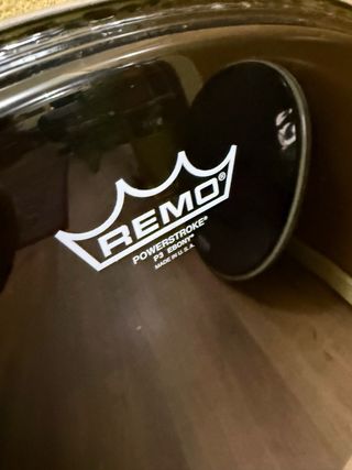 Parches Bombo resonantes Remo y Evans 22"