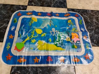 Tapete hinchable de agua para bebés
