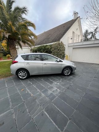 TOYOTA Auris 2014