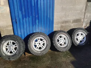 Ruedas y llantas para jeep grand cherokee wj.