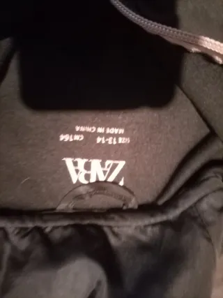 Sudadera Zara corta con cremallera