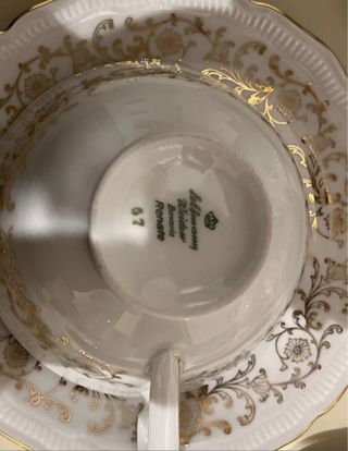 Servizio da tè in porcellana oro e bianco