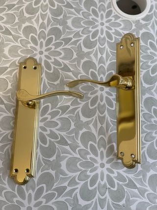 Manillas de latón para puerta interior