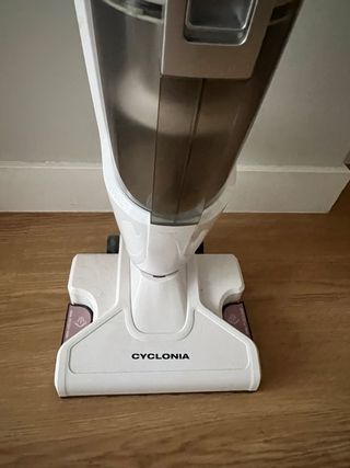 Aspirador con depósito de agua