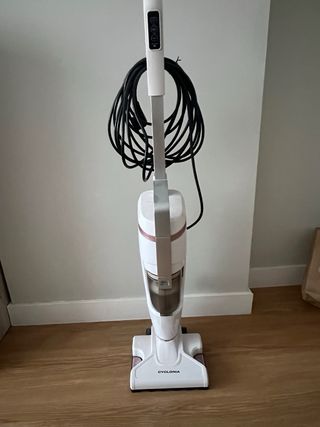 Aspirador con depósito de agua