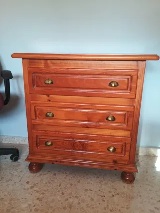 Cómoda de pino