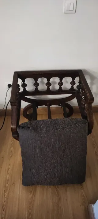 2 Sillas antiguas madera y tela (2uds)