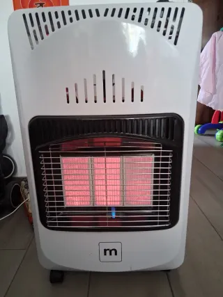 Estufa de gas butano blanca