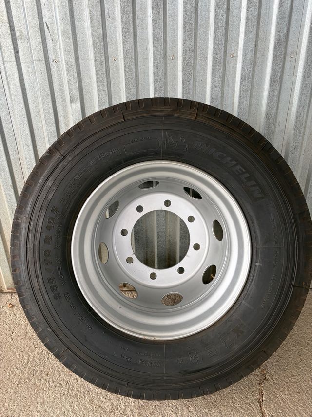 Rueda Camión Michelin 285/70 R 19.5