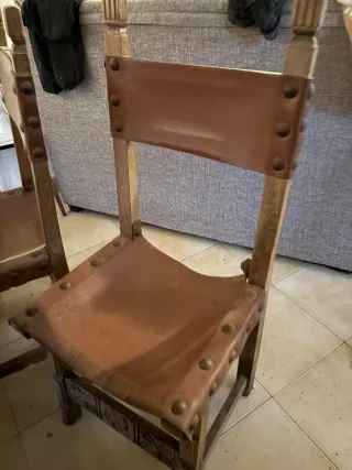 Mesa de madera maciza con 6 sillas