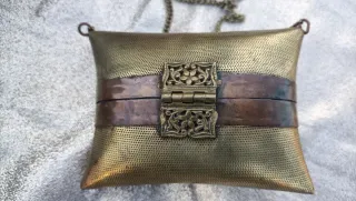 Antica borsa Pochette vintage in ottone