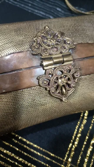 Antica borsa Pochette vintage in ottone