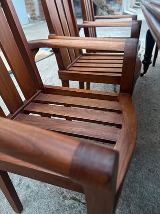 Preciosa Mesa y 7 Sillas Madera Maciza