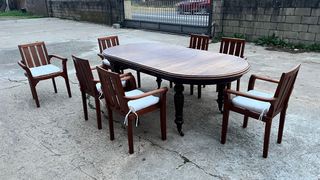 Preciosa Mesa y 7 Sillas Madera Maciza