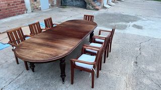 Preciosa Mesa y 7 Sillas Madera Maciza