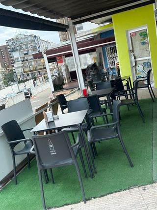 Mesas y sillas para negocio