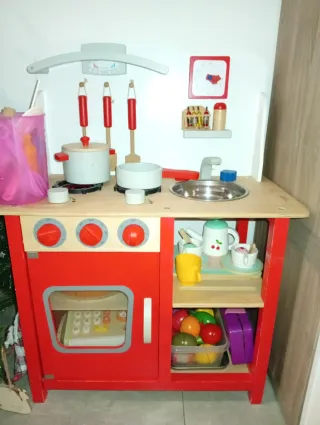 Cocina de juguete de madera